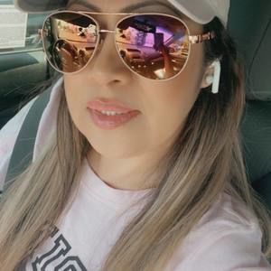 Meet your Posher, Claudia